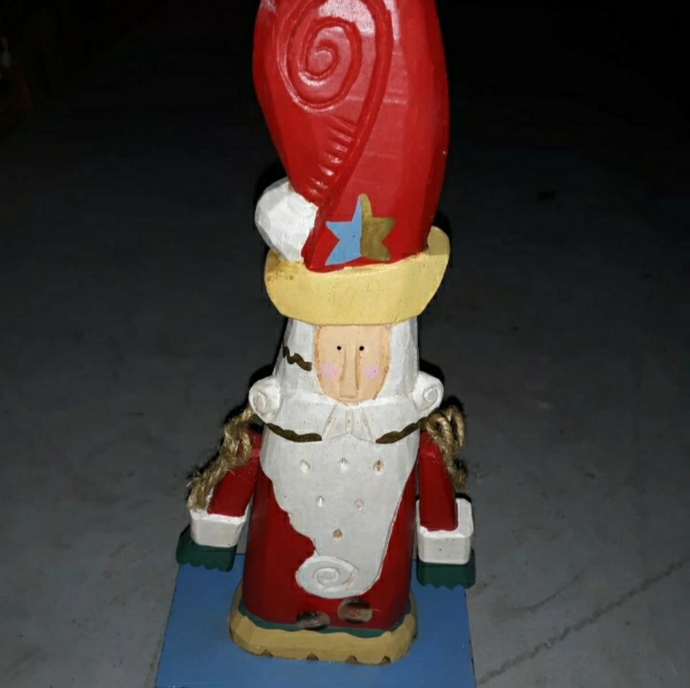 Very cute handpainted santa